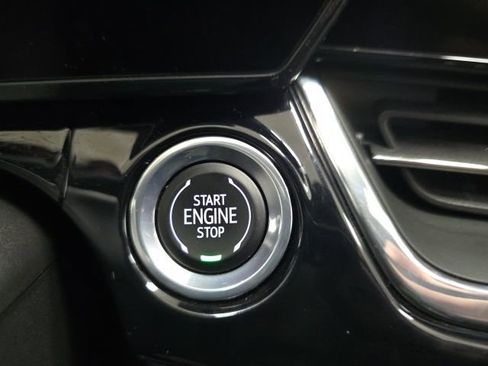 Certified 2025 Chevrolet Trax RS w/ Driver Confidence Package image 18