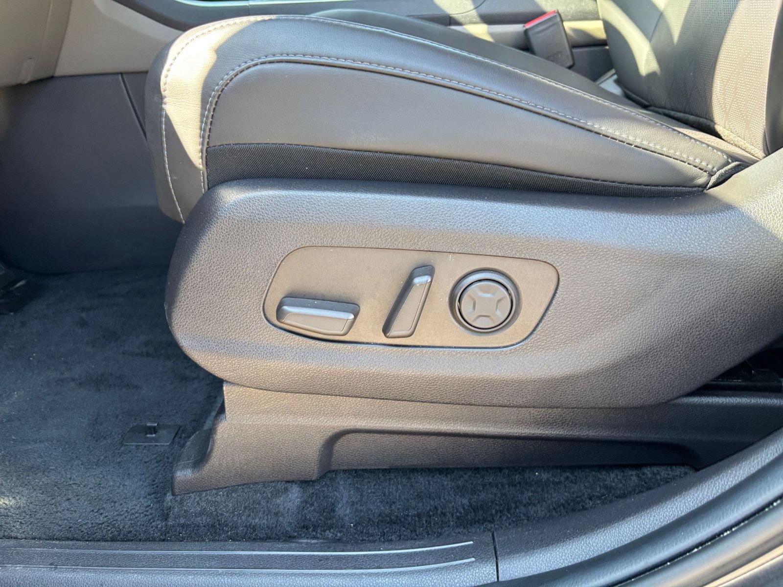Used 2026 Kia Carnival FWD image 22