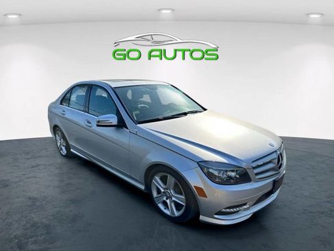 Used 2011 Mercedes-Benz C 300 4MATIC Sedan image 9