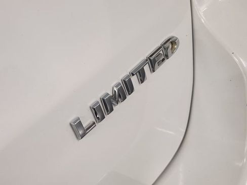 Used 2016 Jeep Grand Cherokee Limited image 13