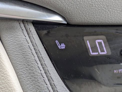 Used 2021 Cadillac XT5 Premium Luxury image 24