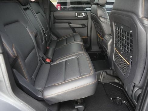 Used 2024 Ford Bronco Badlands image 15