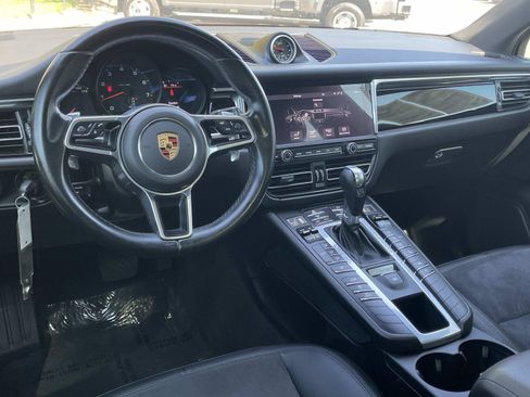 Used 2021 Porsche Macan w/ Driver Memory Package AWD/4WD image 6