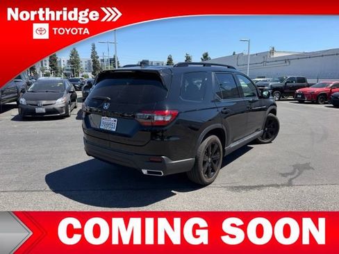 Used 2025 Honda Pilot Black Edition image 4