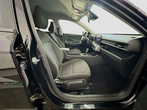 Used 2025 Hyundai Kona SEL image 31