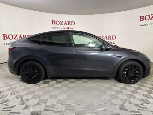 Used 2024 Tesla Model Y 2WD image 9