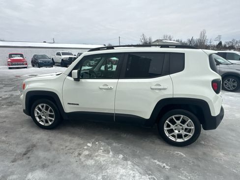 Used 2019 Jeep Renegade Latitude w/ Cold Weather Group image 2