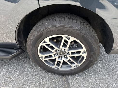 Used 2025 Ford Expedition Active AWD/4WD image 19