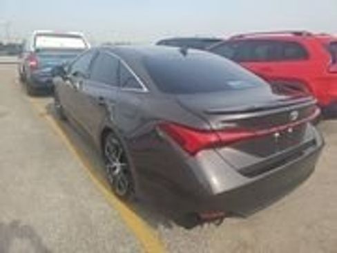 Used 2019 Toyota Avalon Touring image 4