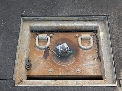 Used 2017 Ford F550 4x4 Regular Cab Super Duty image 13