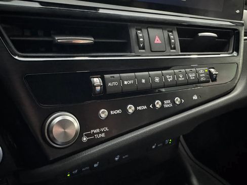 Used 2023 Lexus ES 250 w/ Premium Package AWD/4WD image 36