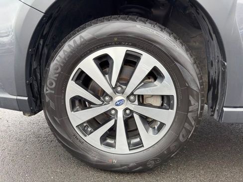 Used 2025 Subaru Outback Premium image 28