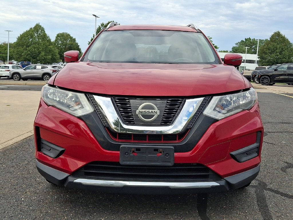 Used 2017 Nissan Rogue SV AWD/4WD image 2