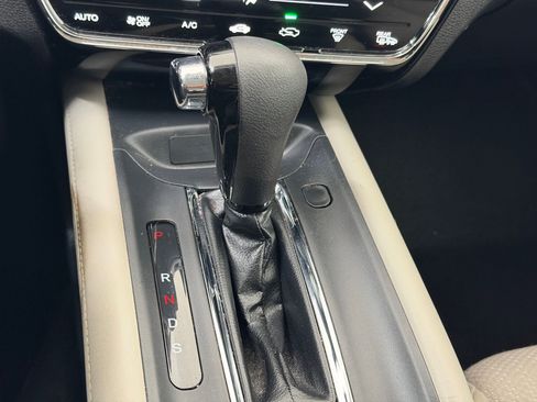 Used 2018 Honda HR-V EX image 17