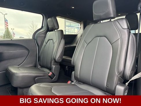 New 2026 Chrysler Pacifica Select image 16