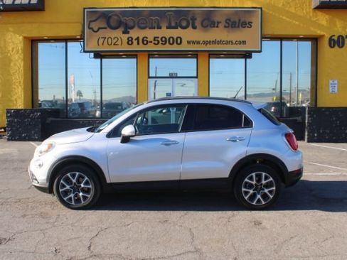 Used 2017 FIAT 500X Trekking image 2