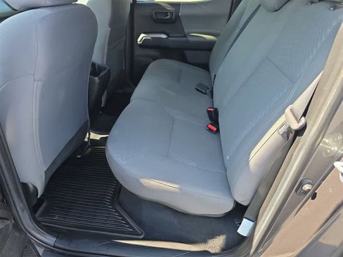 Used 2022 Toyota Tacoma SR5 AWD/4WD image 30