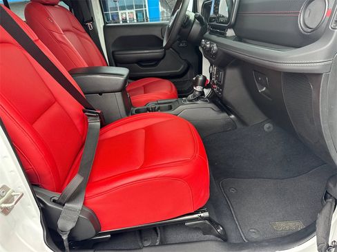 Used 2024 Jeep Wrangler Unlimited Rubicon image 14