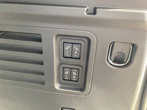 New 2026 Chevrolet Traverse High Country w/ LPO, Floor Liner Package AWD/4WD image 33