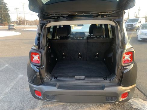 Used 2022 Jeep Renegade Latitude image 24