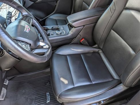 Used 2021 Cadillac XT4 Sport w/ Cold Weather Package image 9