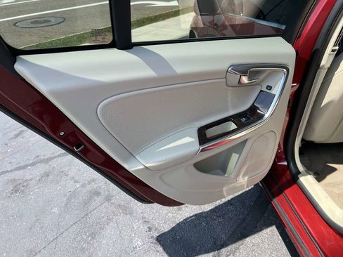 Used 2014 Volvo S60 T5 image 14