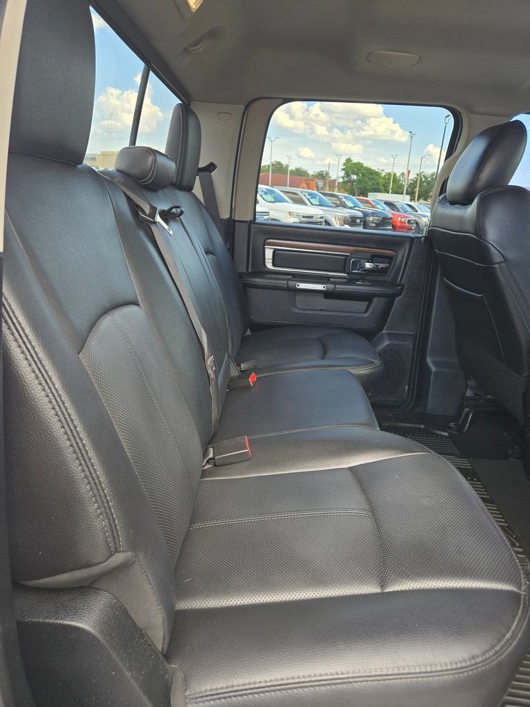 Used 2018 RAM 1500 Laramie RWD image 41