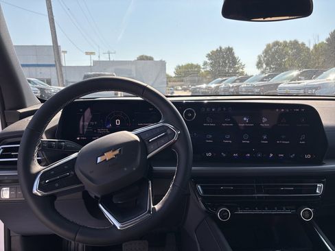 New 2026 Chevrolet Traverse LT w/ LPO, Floor Liner Package image 13