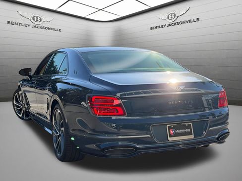 Used 2025 Bentley Flying Spur Plug-In Hybrid AWD/4WD image 3