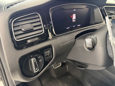 Used 2019 Volkswagen Golf R 4-Door AWD/4WD image 13