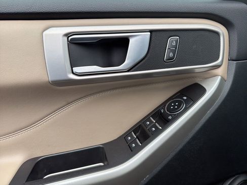 Used 2024 Ford Explorer XLT w/ Equipment Group 202A image 15