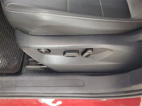 Used 2020 Volkswagen Tiguan SE w/ Panoramic Sunroof Package image 22