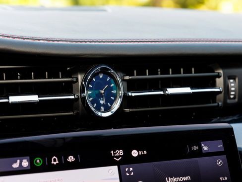 Used 2022 Maserati Quattroporte Modena image 22