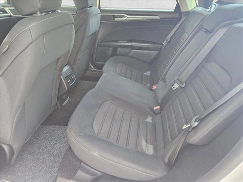 Used 2020 Ford Fusion SE FWD image 17