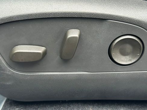 New 2026 Chevrolet Equinox EV LT image 21