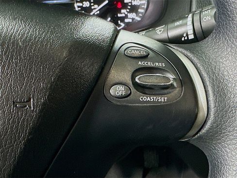 Used 2018 Nissan Pathfinder S image 34