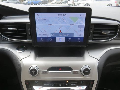 Used 2020 Ford Explorer XLT w/ Equipment Group 202A AWD/4WD image 19