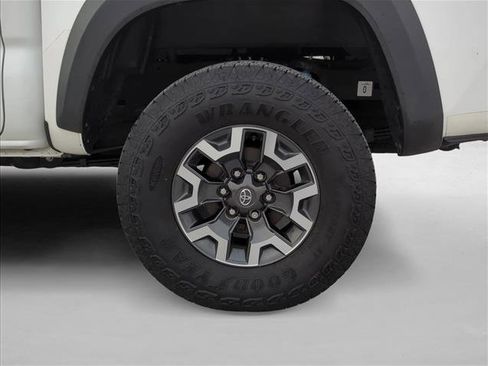 Certified 2023 Toyota Tacoma TRD Off-Road image 6