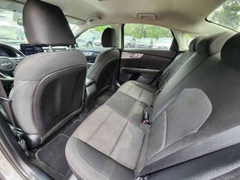 Used 2022 Kia Forte LXS image 19
