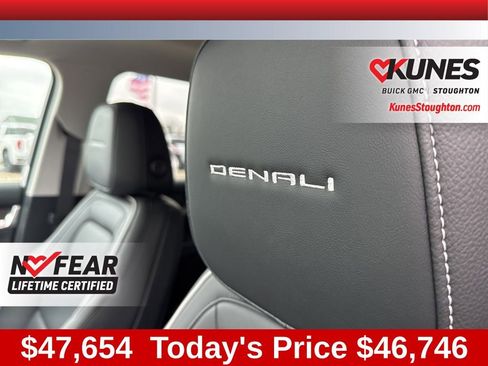 New 2026 GMC Terrain Denali w/ LPO, Black Badging Package AWD/4WD image 30
