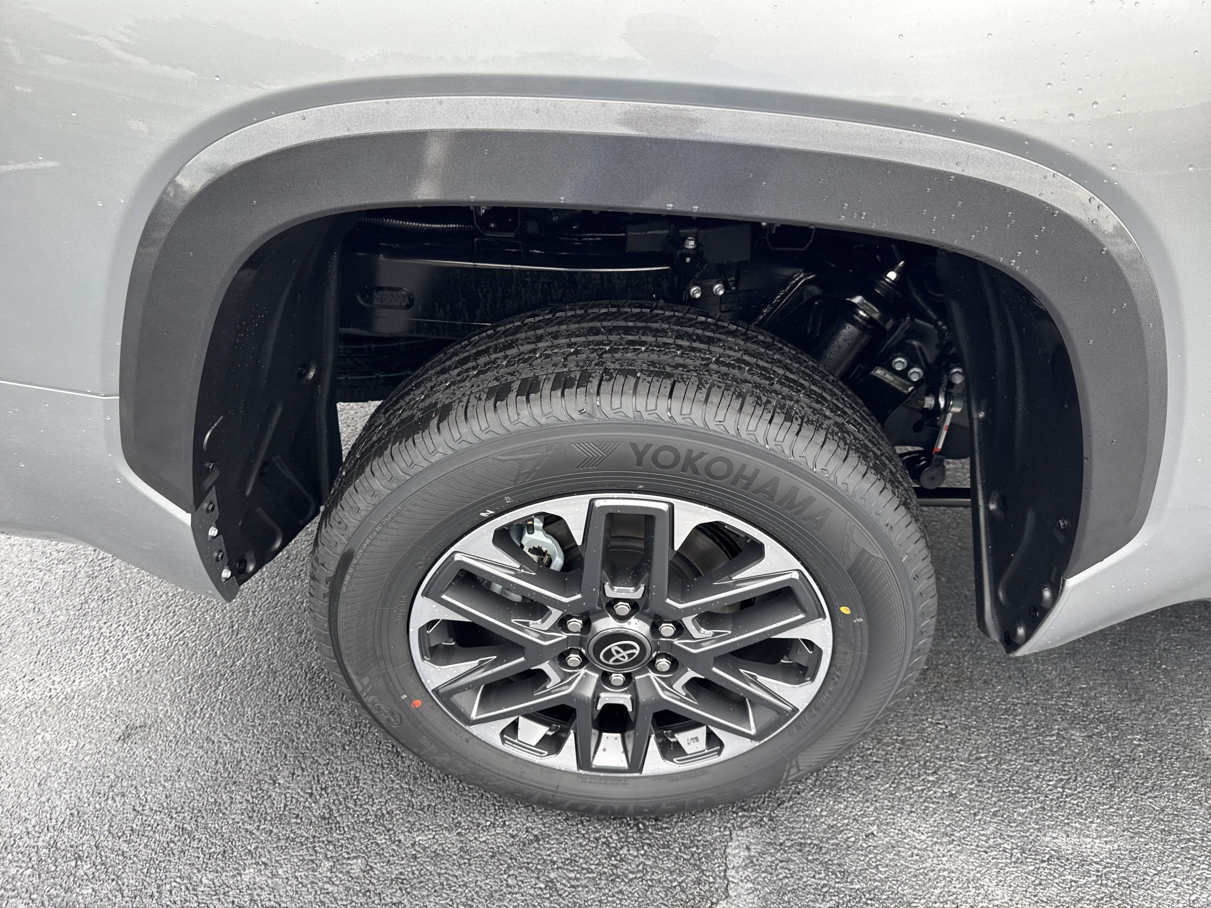 New 2025 Toyota Tundra Limited w/ Power Package AWD/4WD image 11