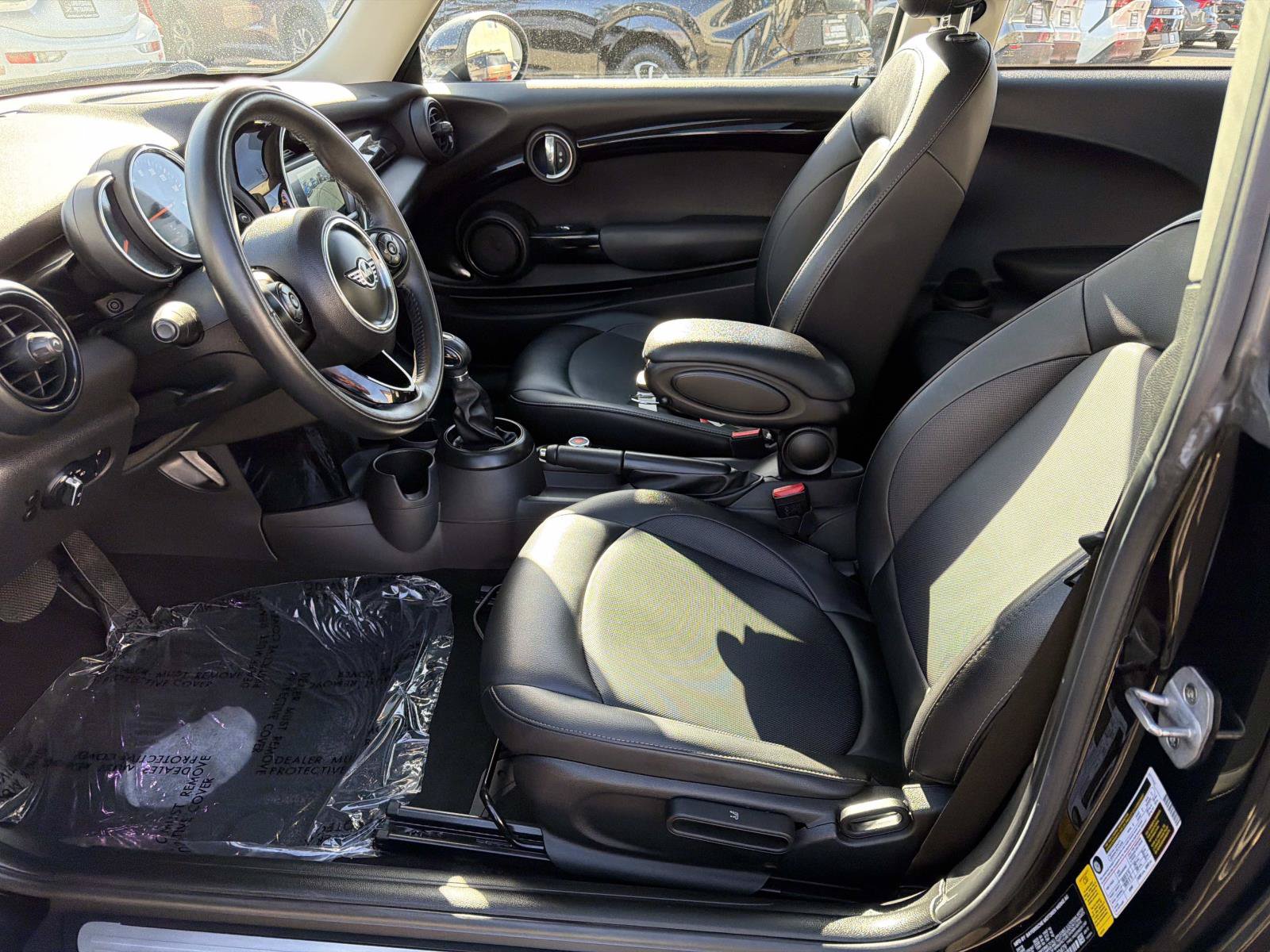 Used 2019 MINI Cooper 2-Door Hardtop FWD image 9