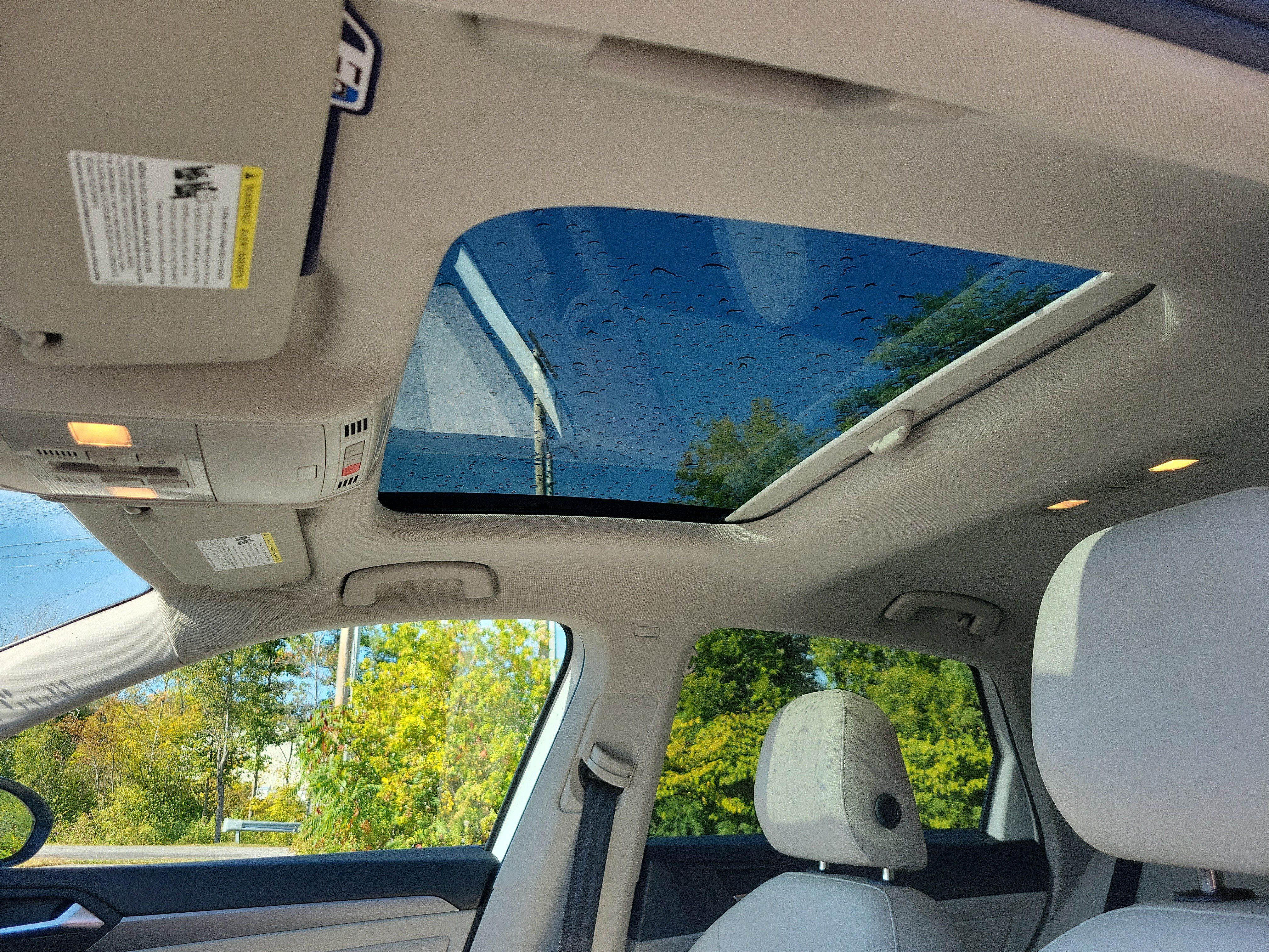 Used 2024 Volkswagen Jetta SE w/ Panoramic Sunroof Package FWD image 27