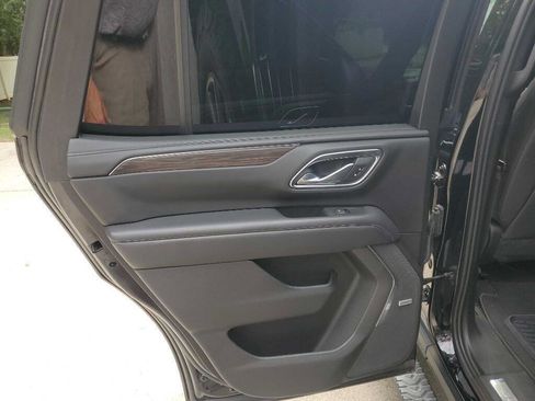 Used 2021 Chevrolet Tahoe Z71 w/ Z71 Off-Road Package image 23