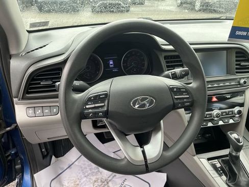 Used 2020 Hyundai Elantra SEL image 12