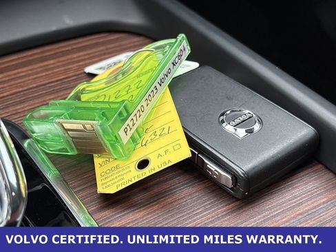 Certified 2023 Volvo XC60 B5 Ultimate w/ Climate Package image 37
