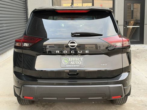 Used 2024 Nissan Rogue S AWD/4WD image 12