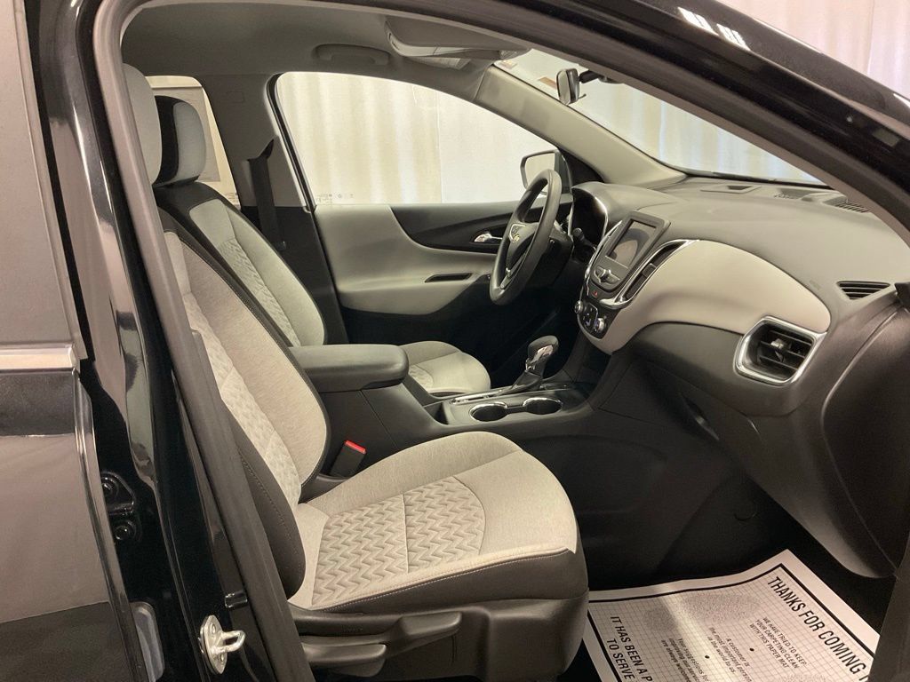 Used 2023 Chevrolet Equinox LT AWD/4WD image 32