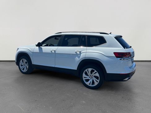 Used 2023 Volkswagen Atlas SE w/ Panoramic Sunroof Package FWD image 3