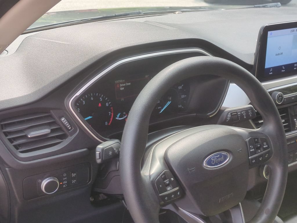 Used 2020 Ford Escape SE FWD image 9